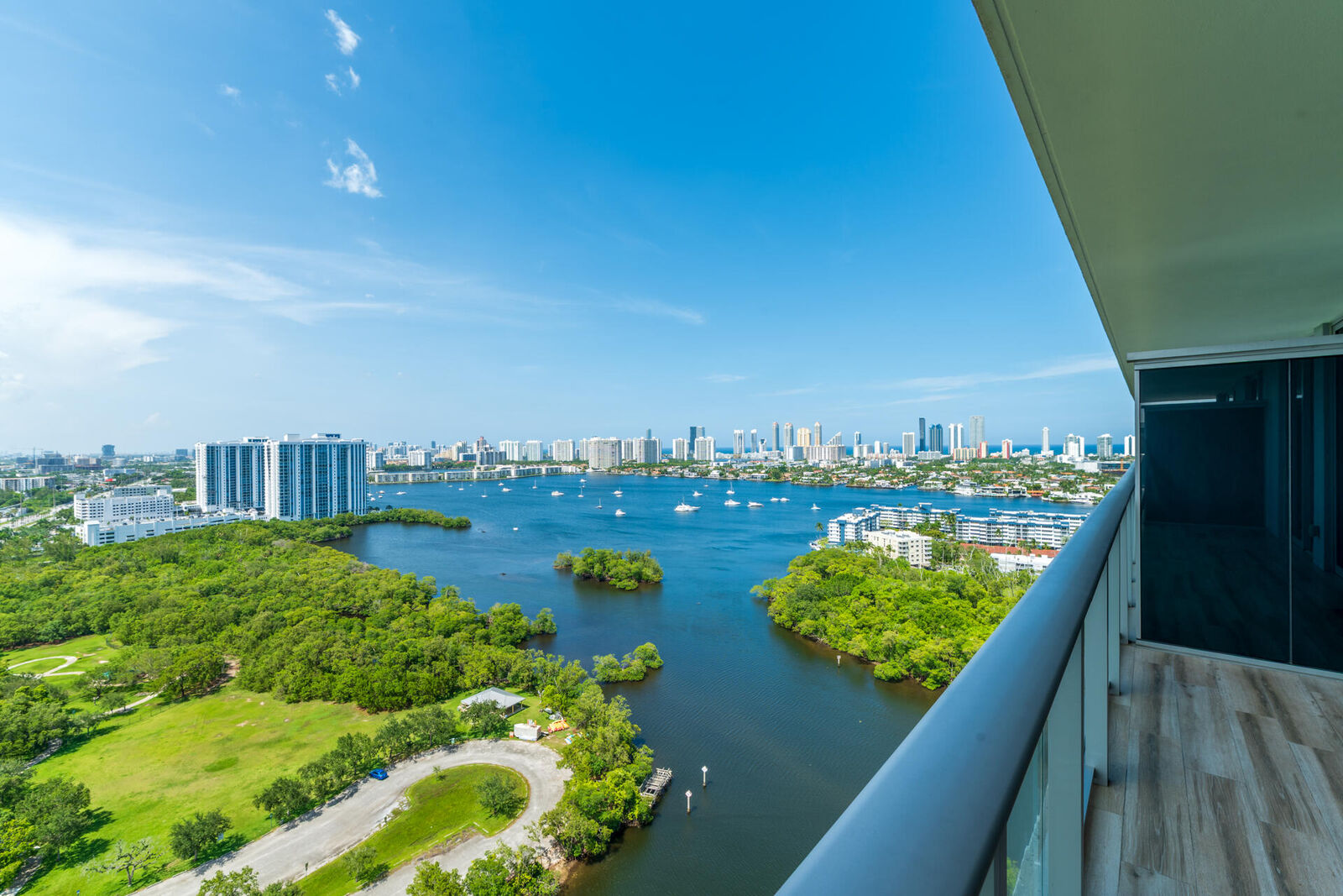 Property Photo:  16385 Biscayne Boulevard 2502  FL 33160 