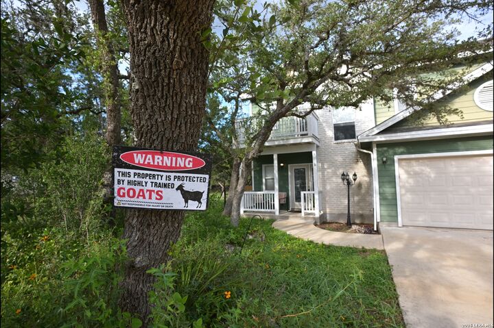 Property Photo:  626 April Dr  TX 78133 