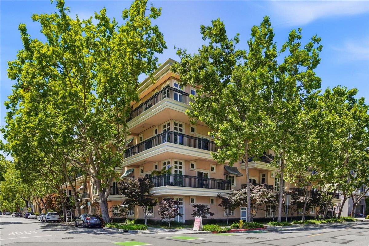 Property Photo:  200 Sheridan Avenue 408  CA 94306 