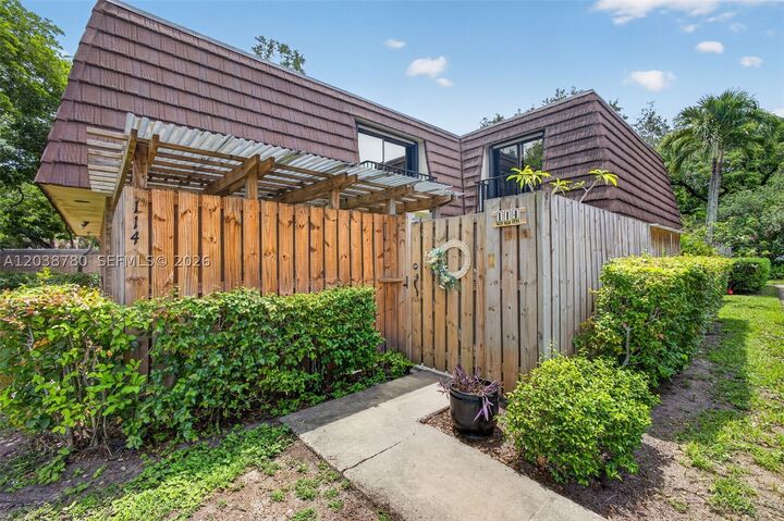 Property Photo:  114 1st Ln  FL 33418 