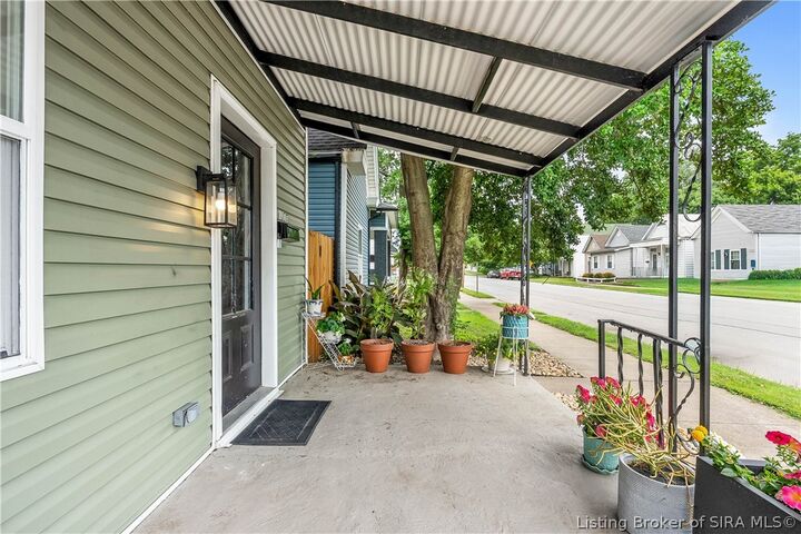 Property Photo:  1315 Culbertson Avenue  IN 47150 
