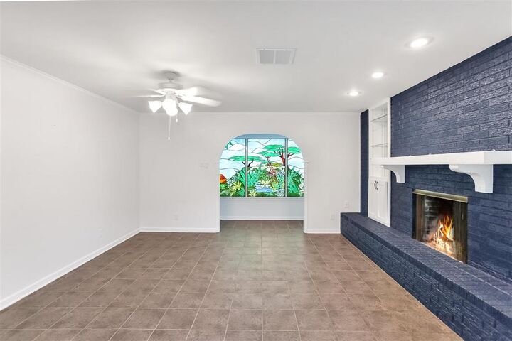 Property Photo: 508 University Drive LA 70605