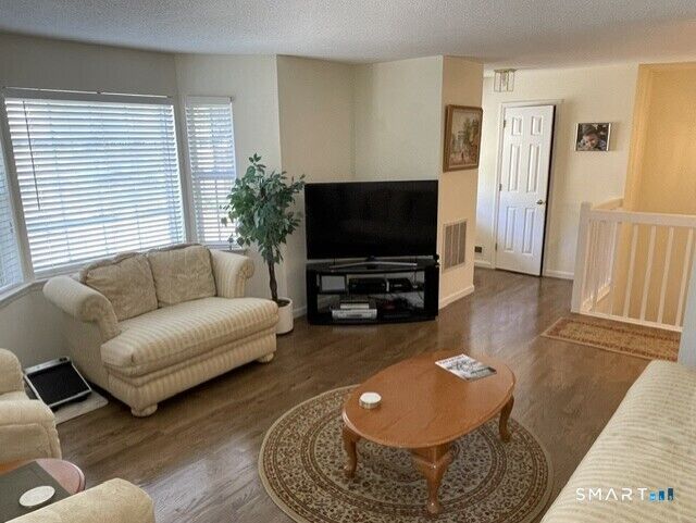 Property Photo: 601 Foxboro Drive 601 CT 06851