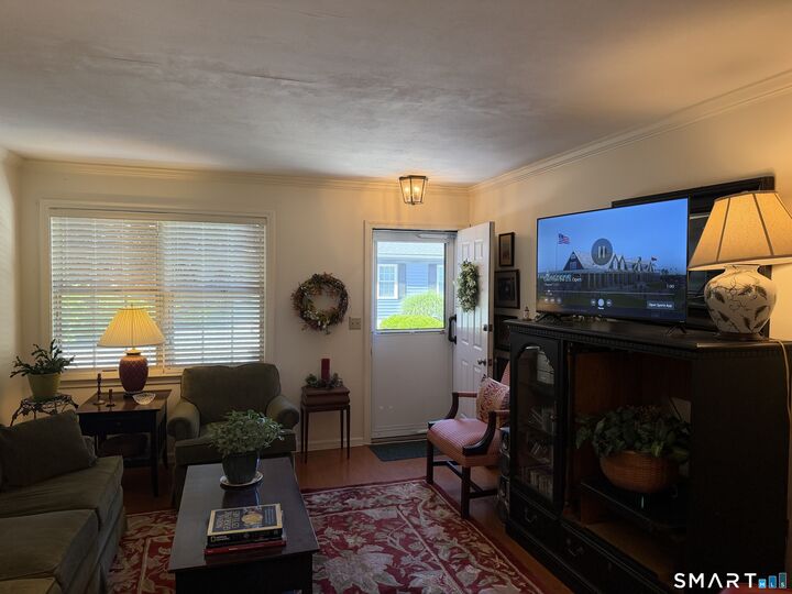 Property Photo:  20 Plymouth Court 20  CT 06413 