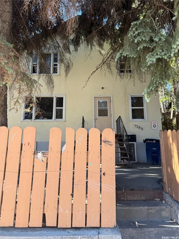 Property Photo: 1705 20th Street SK S7M 0Z8