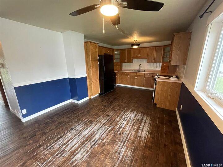 Property Photo: 409 4th Street W SK S9X 1Y4