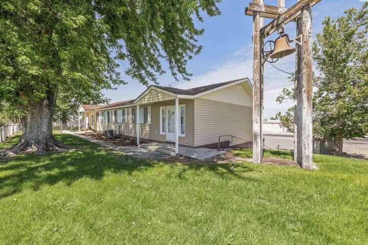 Property Photo: 33 Poplar Street WA 99323