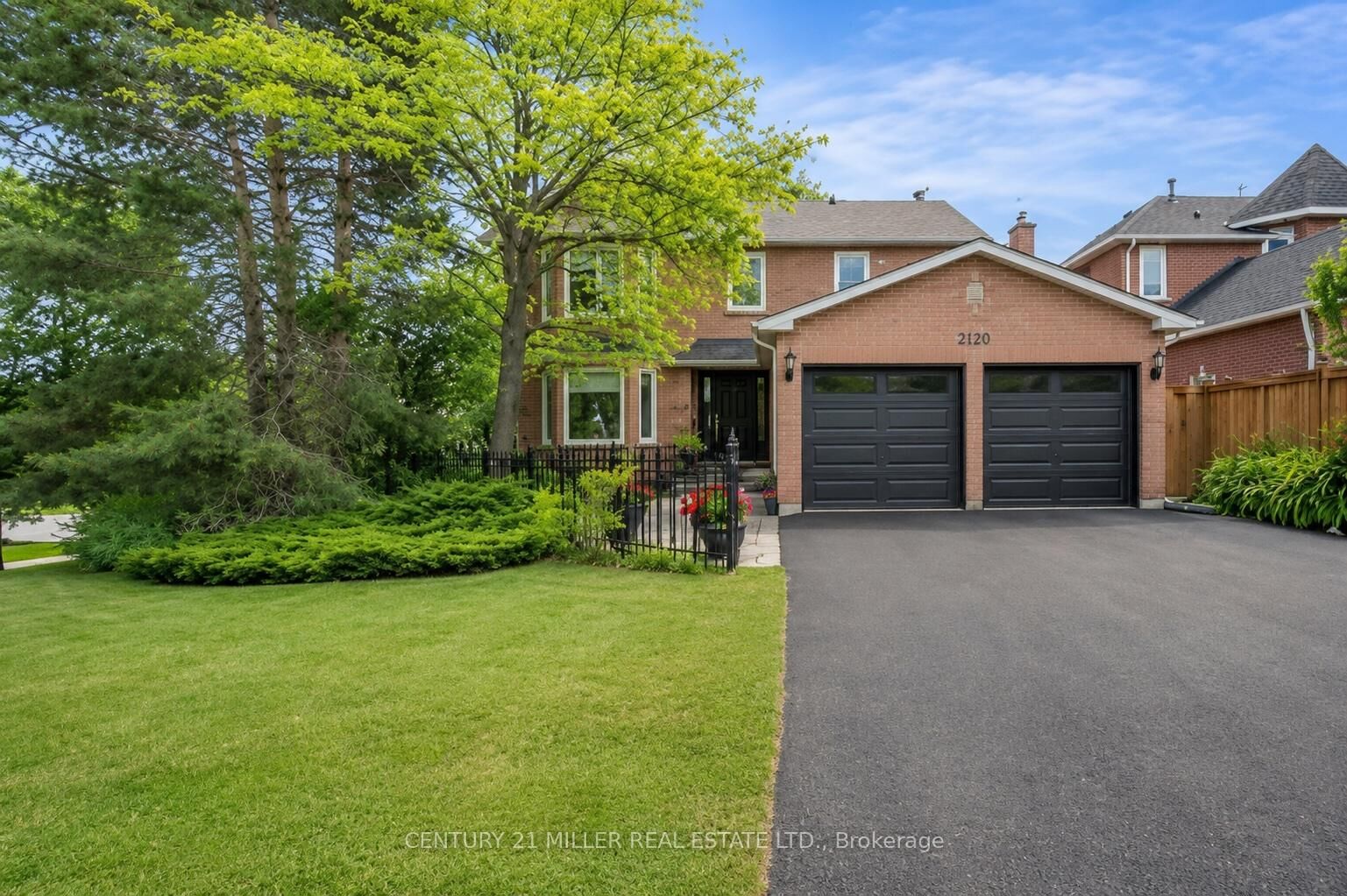 Property Photo:  2120 Sixth Line  ON L6H 3N1 