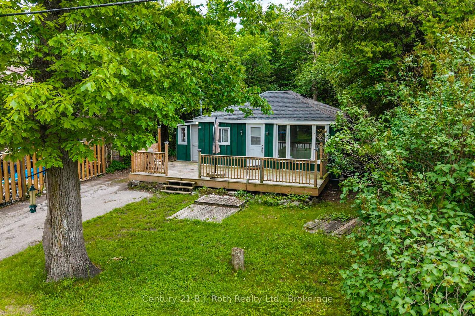 Photo de la propriété:  23 Earldom Boulevard  ON L0K 1R0 