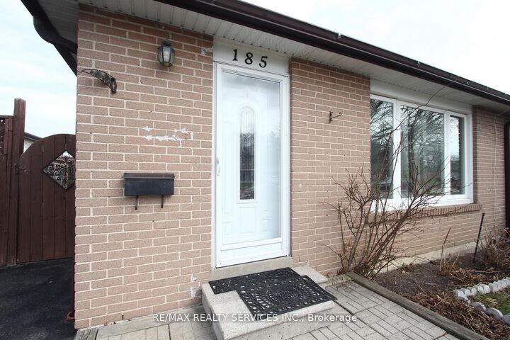 Property Photo: 185 Earnscliffe Circle ON L6T 2B6