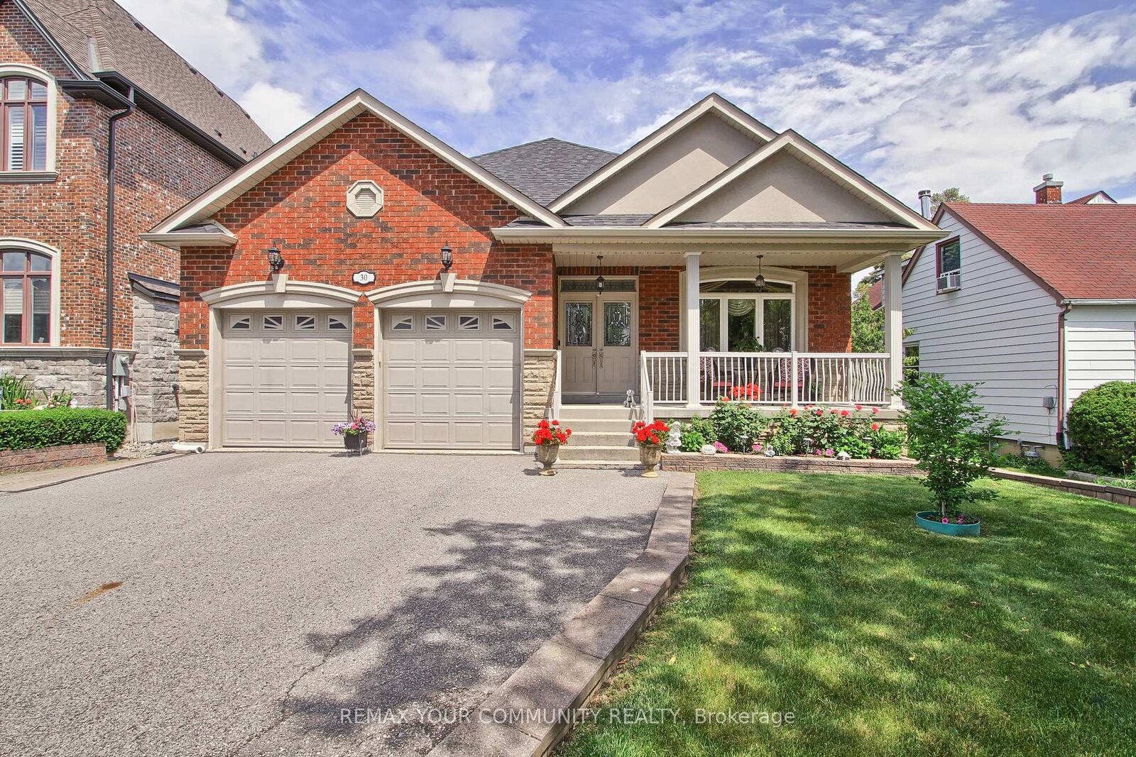 Property Photo: 30 Elm Grove Avenue ON L4E 2T1