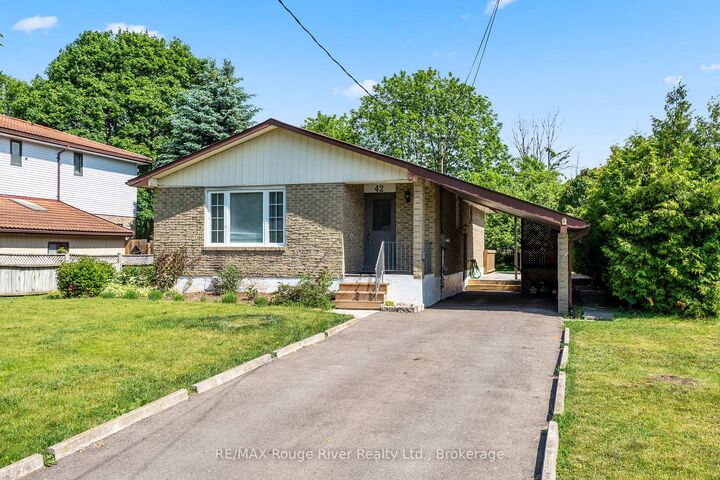 42 Meredith Crescent — photo 1