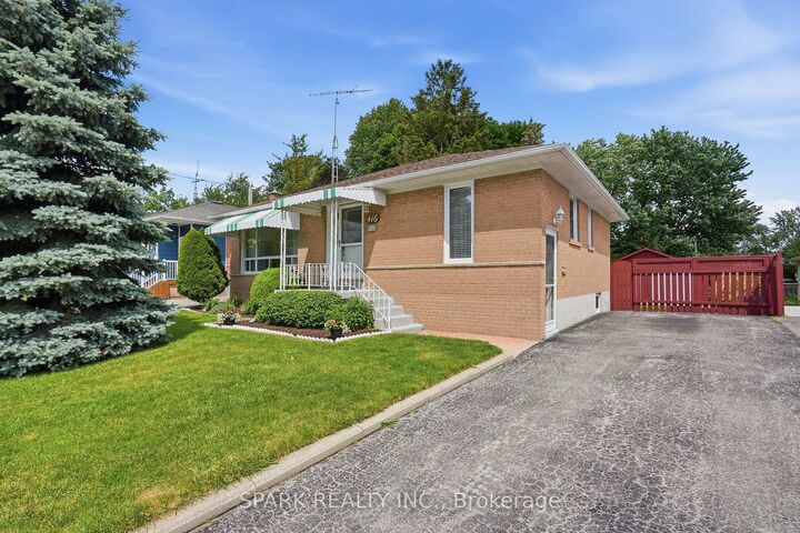 Property Photo: 416 Delrex Boulevard ON L7G 4H9