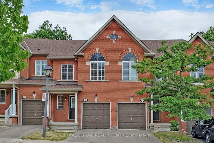 Property Photo: 7360 Zinnia Place 162 ON L5W 2A1