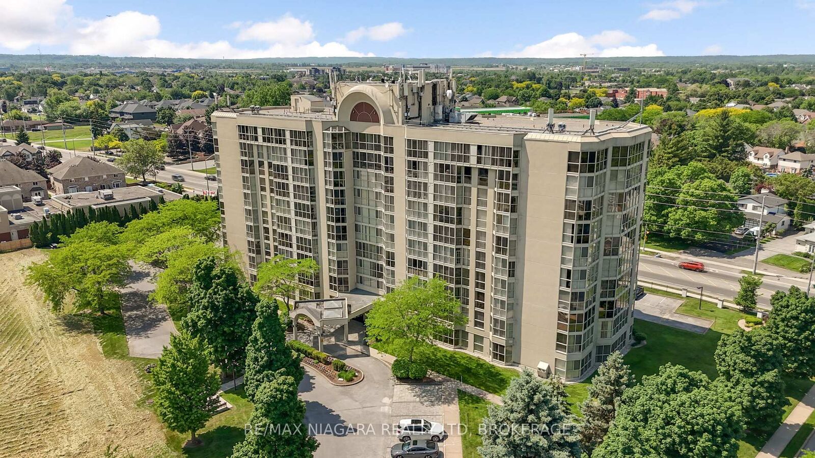 Property Photo: 162 Martindale Road 204 ON L2S 3S4
