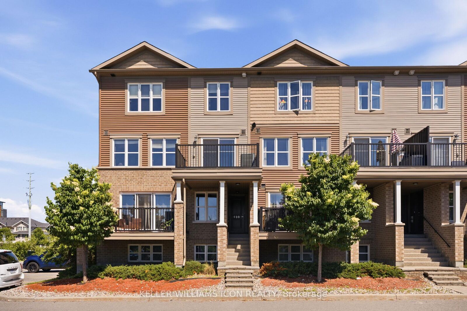Property Photo: 528 Clearbrook Drive ON K2J 5X5