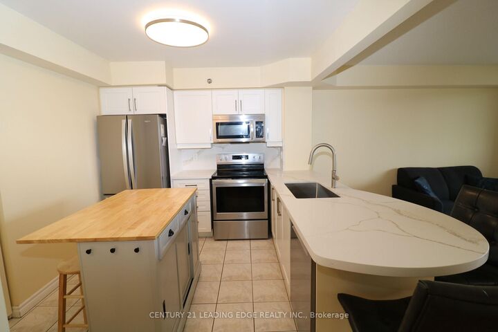 Property Photo: 4640 Kimbermount Avenue 305 ON L5M 5W6