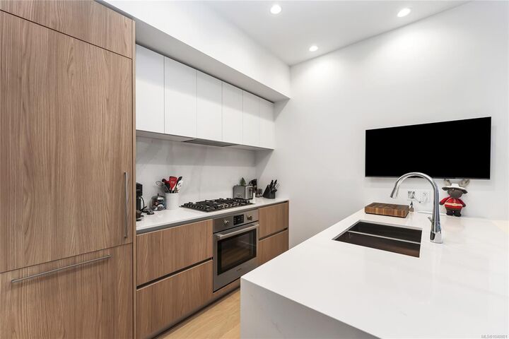 Property Photo: 2000 Hannington Rd #1506 BC V9B 7C1