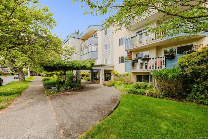 Property Photo:  1012 Collinson St #404  BC V8V 3C1 