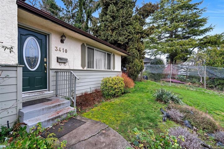 Property Photo: 3410 Browning St BC V8P 4E1
