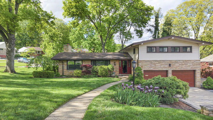 Property Photo:  401 Kurt Drive  PA 15243 