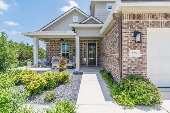 Property Photo: 220 Cruising Oak Street TX 78666