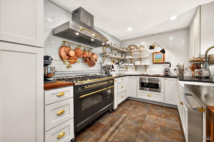 Property Photo:  866 Princeton Drive  CA 95476 