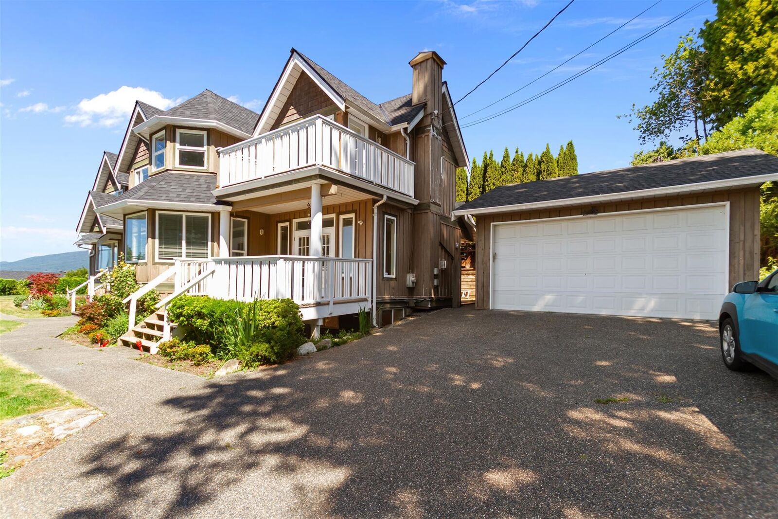 Property Photo: 186 E Braemar Road BC V7N 1P9