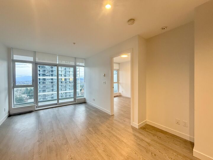 Property Photo: 6080 McKay Avenue 1505 BC V5H 0J4