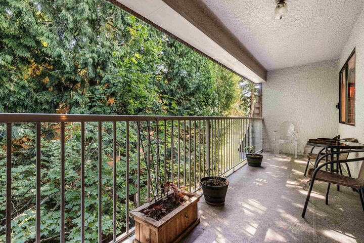Property Photo: 5340 Hastings Street 402 BC V5B 1R1