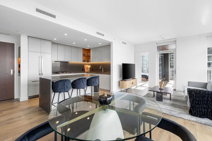 Property Photo: 720 Farrow Street 1707 BC V3J 0P3