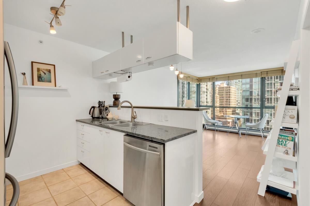Property Photo: 1331 Alberni Street 1601 BC V6E 4S1