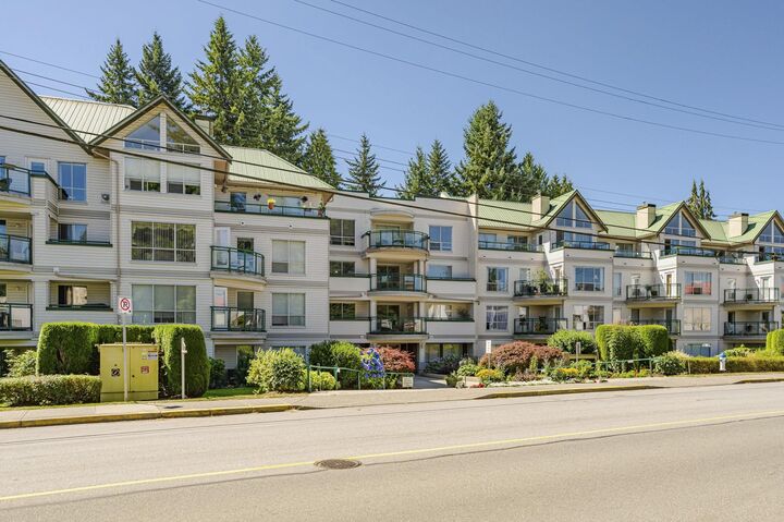 Property Photo:  33280 E Bourquin Crescent 302  BC V2S 7K2 