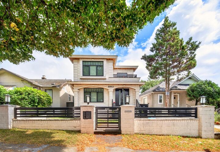 5886 Sherbrooke Street — photo 1