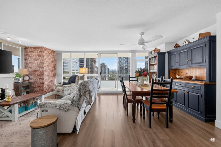 4400 Buchanan Street 904 — photo 1