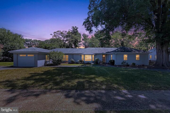 Property Photo: 201 Longview Drive VA 22314