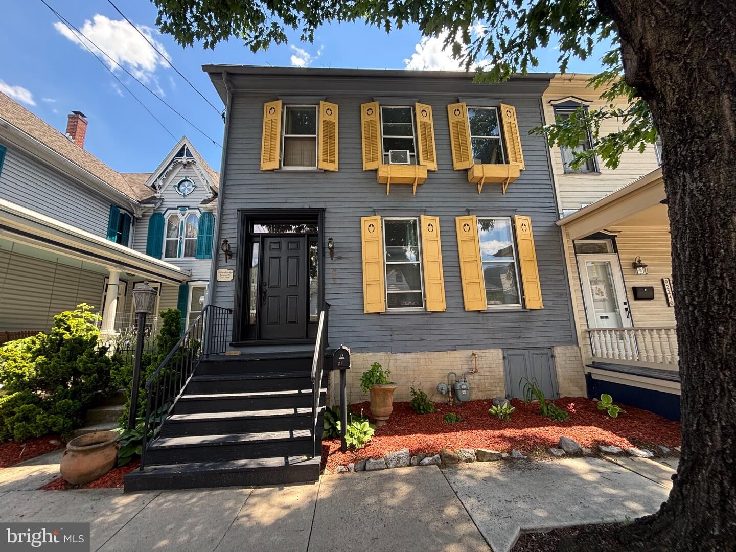 Property Photo:  226 King Street E  PA 17257 