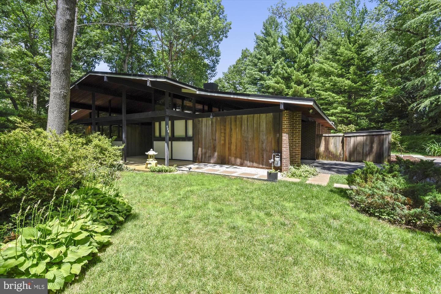 Property Photo:  400 W Windsor Avenue  VA 22302 