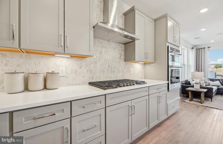 Property Photo: 506 Parkview Avenue MD 20878