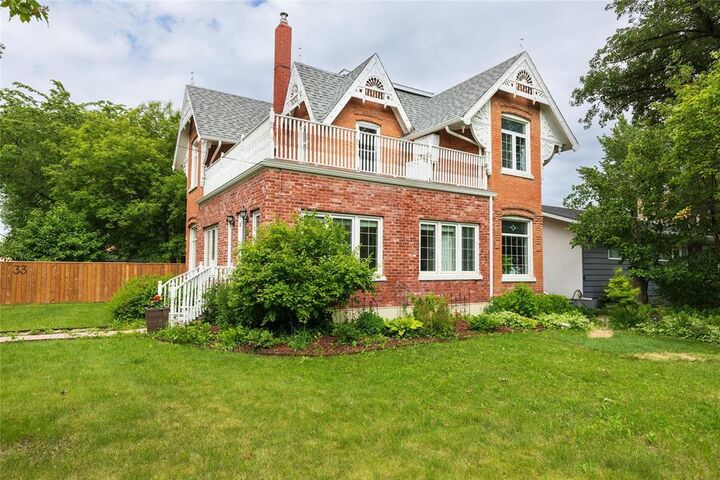 Property Photo:  33 2nd Avenue  MB R0G 0J0 