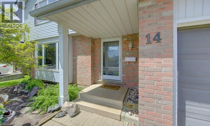 Property Photo:  14 Rose Garden Street  ON N2B 3T1 
