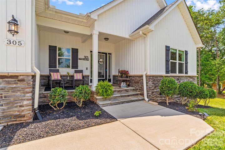Property Photo:  305 Absher Farm Loop  NC 28625 