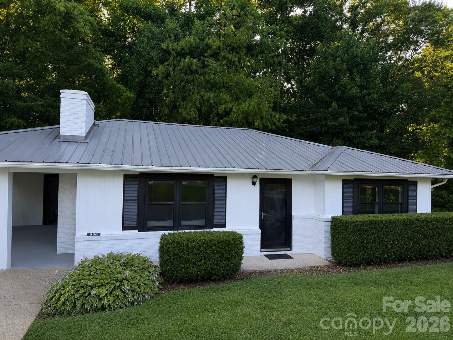 Property Photo:  550 Arrowhead Trail  NC 28752 