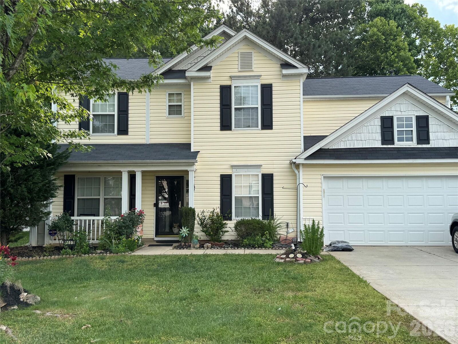 Property Photo:  9833 Aventide Lane  NC 28215 