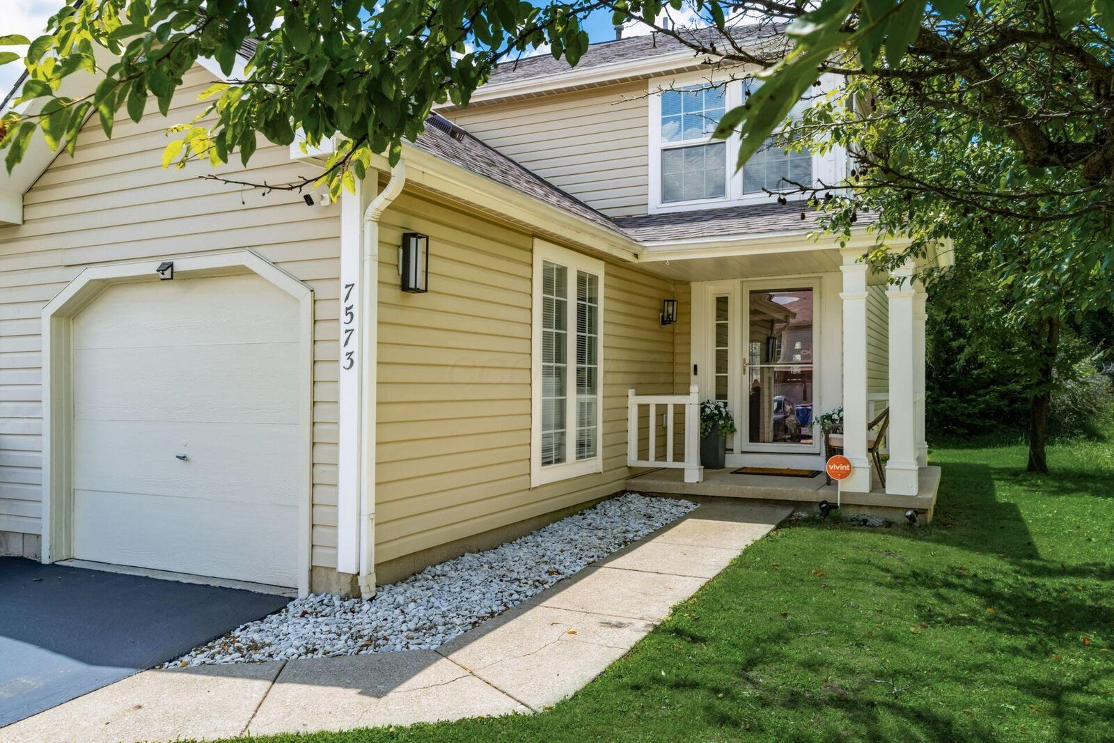 Property Photo:  7573 Bay Hill Drive  OH 43147 
