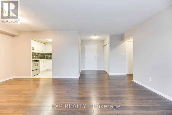 Property Photo: 135 Hillcrest Avenue 205 ON L5B 4B1