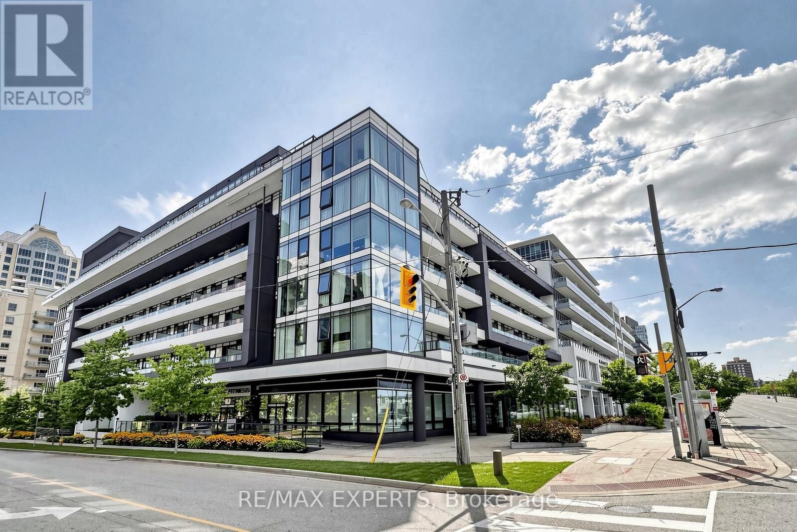 Property Photo: 18 Rean Drive 223 ON M2K 1H3