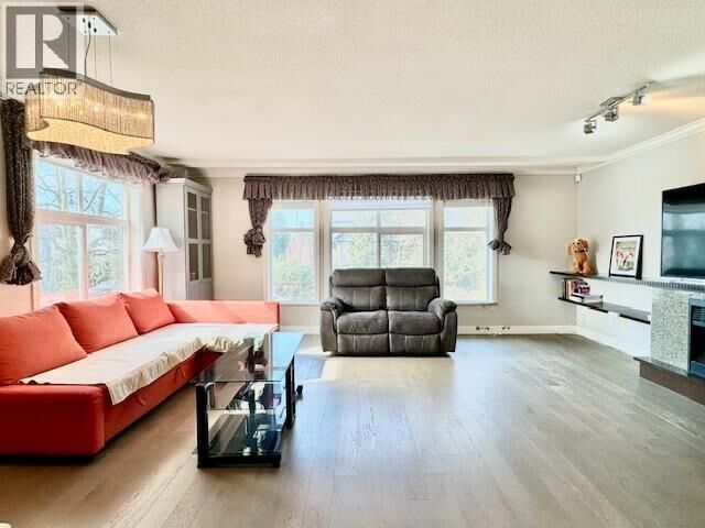 Property Photo:  9533 Granville Avenue  BC V6Y 1P9 