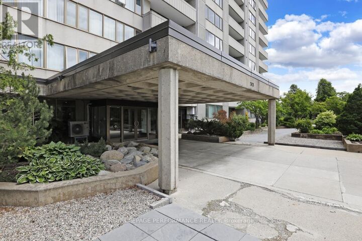 Property Photo: 2625 Regina Street 207 ON K2B 5W8
