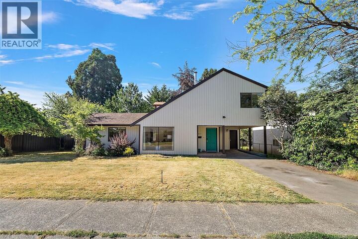 Property Photo:  1871 Fairburn Drive  BC V8N 5B4 